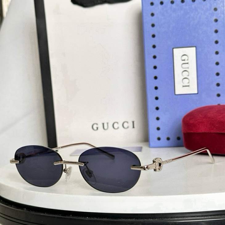 Picture of Gucci Sunglasses _SKUfw79477559fw